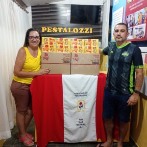 Campanha “Páscoa Solidária Futshow 2026” realiza entrega de chocolates em Rio das Ostras